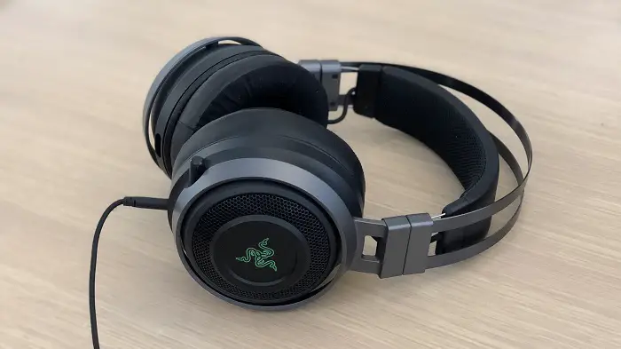 razer nari ultimate not charging